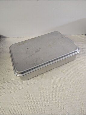 Vintage Aluminum Cake Baking Pan With Snap On Aluminum Lid 9"x13"